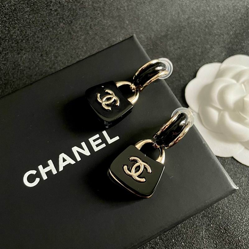 Chanel Earring 06yxh54